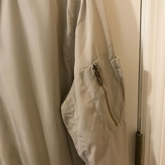 Cute Large Jacket - Picture 2 of 3